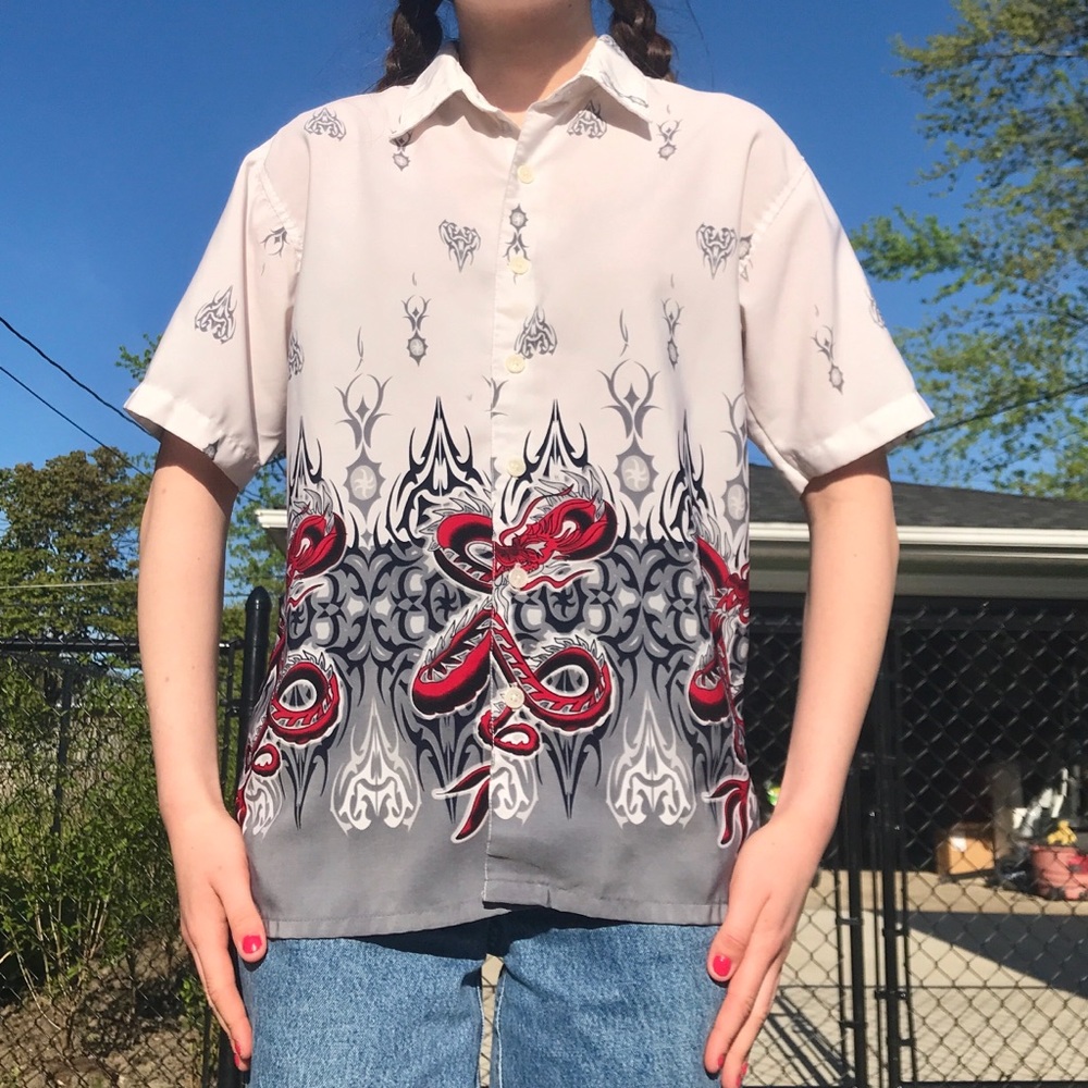 AMAZING DRAGON BUTTON DOWN